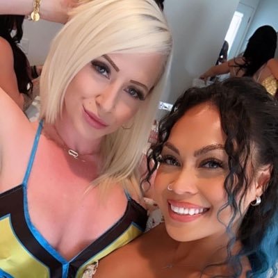 Popularfash's profile picture. lost both parents, rest in peace mom and dad