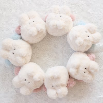 白に溶けそうなぬいぐるみと、時々夜に溶けそうなぬいぐるみを作っています⌇お迎えタグ▶︎#とろりおばけのかくれんぼ⌇二次創作タグ(擬人化OK)▶︎#とろりおばけ自由帳