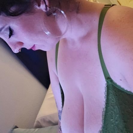 🤍 mommy milkers 🤍 35 🤍 emo-lennial 🤍 NSFW 🤍 MDNI 🤍 GFE extraordinaire 🤍 420 🤍 MILF 🤍 married 🤍 professional flirt 🤍 $500 unblock fee 🤍 $10 DM fee 🤍