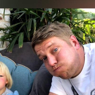Husband and dad. Cats not dogs. Music, food, beer and things Chester/Lakes/Carlisle United. Instagram: marzy_1 or @smarrswebdesign for web design work.