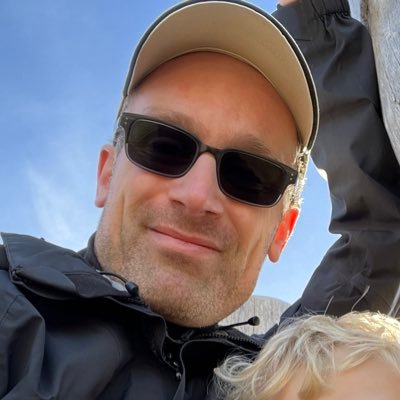 ekneos's profile picture. 