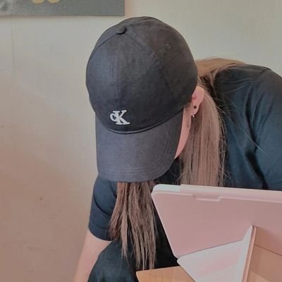@Eyeeyeeyess
