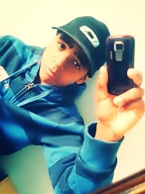 14 anos , aries , bobo , ator , músico e bailarino :) . Gosto de quem gosta de mim '