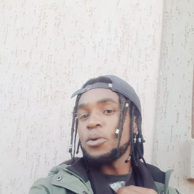 Psychology, Data Science, Philosophy, CHELSEA FC, MMA, Literature... Recently started an agribusiness.