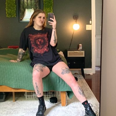they/them. stained glass artist and lover of all things weird and wonderful-Just trying to survive.