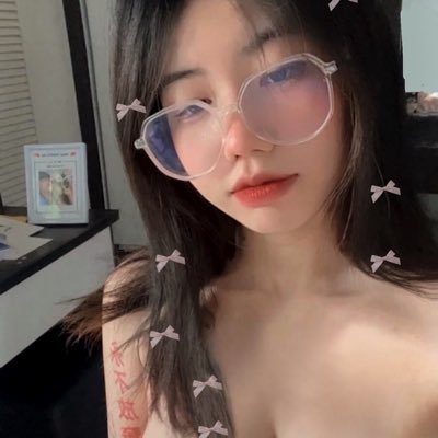 KimNgannn97's profile picture. E chỉ muốn 1 mình 🤞🏻
