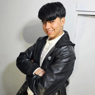 Táchira 🇻🇪/🇨🇱 Copiapó
Ig: Brayanborrero
🎤| Locutor
🎙️| Animador
⏺️| Diseñador
💉| Enfermero
🎬| Aspirante a creador de contenido
🍟| Cocinero
🪄| 19 años