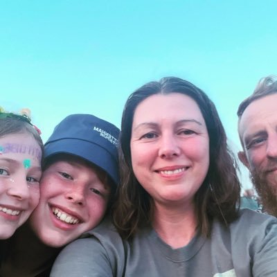 Lil_by_the_Sea's profile picture. Living by the seaside, enjoying family life and seeking the impossible dream of a stress-free teaching career 🤪