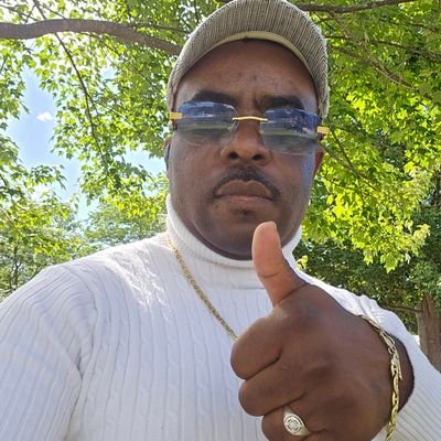 LeonLufung11147's profile picture. Juriste de formation et homme politique . Président sectionnaire de parti Ensemble pour la République en Virginia et Washington DC