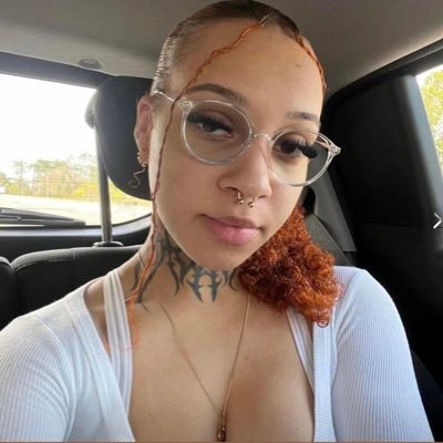 Have the best pussy ever😋Your fav Creamer Best dick sucker 🍆Anal🥰No bs ❌Chelsea 💙Grad student|GPA: 4•0👩🏻🎓😁hood princess👸🏼Snapchat: barbienoken22