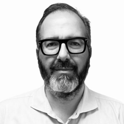 Gratis significa que otro lo paga. Madrileño de Jaén. Nunca te fíes de alguien que trata mal a un camarero. Diputado del PP en la Asamblea de Madrid.