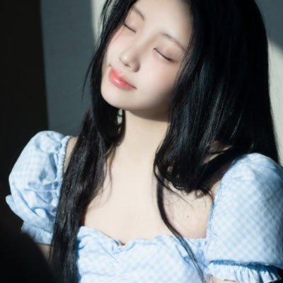 that one fluffy mochie girl