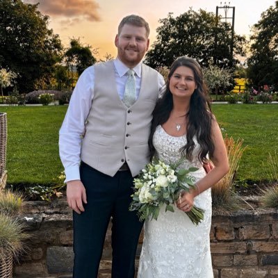 MrsBonas's profile picture. ✨ Year 4 teacher (prev’ Year 2 for 4 years). 📚ILTT class mentor. 🔢 Whole school maths lead. 🏰 Can usually be found in a Disney park! ✨👩🏻‍🏫📚