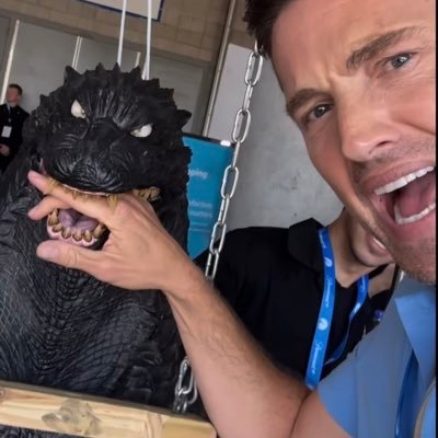 loyalgirlfriday's profile picture. hoh 4 life | r!tim’s spokesbitch | buzz buzz enthusiast | fic slut | EB's muse | ✨ hornyinthemorning ✨ | eoe press agent | blame lgf  | metro timmy is life