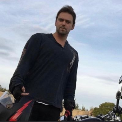 Grizzmoses9's profile picture. 