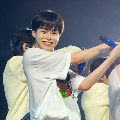 pnhi_98's profile picture. Chỉ một tình yêu, chỉ một HANBIN ~
Only HANBIN - Ngô Ngọc Hưng 🌻
Hannies ❤️ @HANBIN_twt_