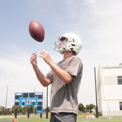 gavinluker15's profile picture. god first ✝️ | class of 2027 quarterback | blanco highschool 5,10 1:80 pounds 3.98 gpa ballislifegvn@gmail.com
