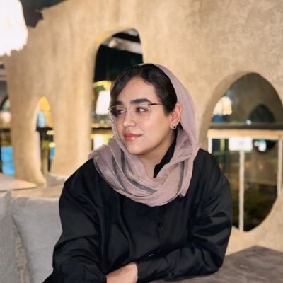 خوردیم زخمها که نه خون آمد و نه آه…روزی از میان جان خراشیدهٔ ما اُمید میروید.