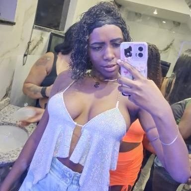 Andress42065952's profile picture. nunca é tarde para fazer o que ainda movimenta os seus sonhos.🤍💭