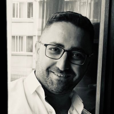 esedaslan_'s profile picture. istiyorsa ver bu kızı o çöpçüye baba.