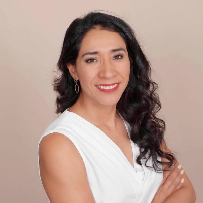 ItzelZimmer's profile picture. Professional REALTOR at HomeSmart Elite in Phoenix 🌵 that can assist you BUY or SELL your home 🏡 Contact me ☎️ 602.755-4684 #itzelzimmerrealtor