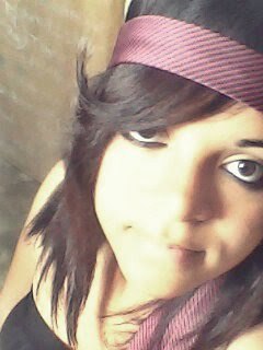 Estudante, impaciente , Geminiana, Malucaa, tímida, sozinha,  o resto descubra me seguindo ,  HaHa   \m/