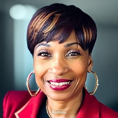 C.E.O of We Werkz Marketing, aspiring actress, and expert in #digitalmedia #marketing #branding #contentcreation #strategy #