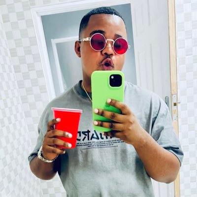 🎯 || Im not a tweleb 😏😡 || IG: @TedPhaladi || GIVING UP ISNT AN OPTION 😒