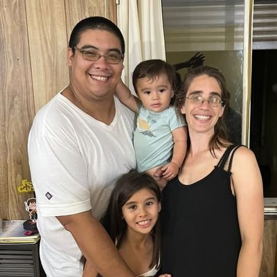 matillorens's profile picture. Bahiense. Papá de Moorea y Pol.
Amigos. Viajes. Política.
Corazón Amarillo.
@desparpajoOk . Martes 20hs.