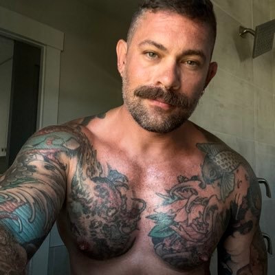 notthef's profile picture. 👊⬆️⬇️