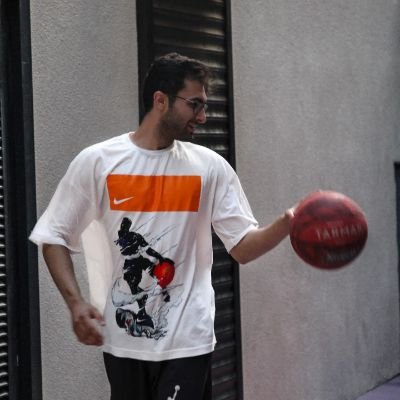 __hghaemi's profile picture. 🏀,💻