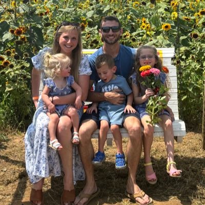 💛💛💛💍👰🏼👑@_BroookeFuller 💛💛💛 Husband | Father | Creative #LiveLifeLocal #PhinsUp @NascarRegional Announcer @DominionRaceway 🎤🏁