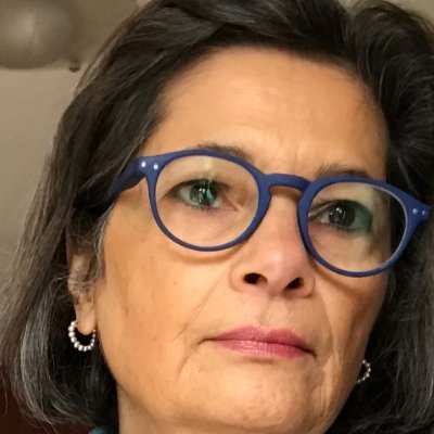 Amo los libros, la música, el silencio 🌎
Me atrevo a escribir. También a leer de (casi)todo.
Feliz de participar con Adriana Buentello @adituzita
Lingüista.