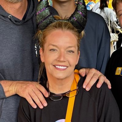 leeleemar33's profile picture. You will never regret being kind.