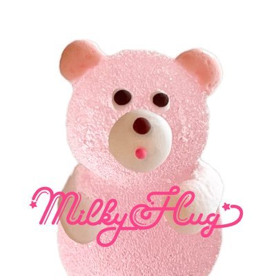 Milky Hug(みるきーはぐ)です。フェイクスイーツなどレジンやねんどで食べられそうな食べられないお菓子を作ってます。キラキラアクセサリーを作るのも好きです 。タフティングガンでラグ作りも好きです。現在は出展販売のみ行っており、販売情報は随時こちらでお知らせしますので、ご確認いただけると嬉しいです。