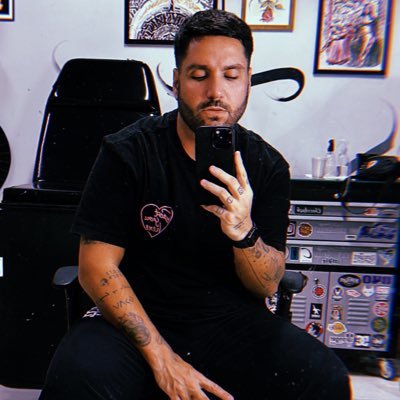 algo novo / respirar outros ares / esse é o desejo que me devora / por isso, ir além / cair fora