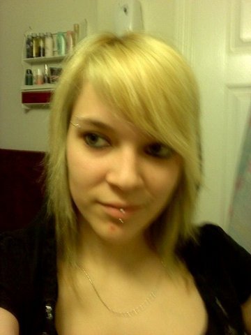 I NEED a great man to love me and treat me like i deserve to be :P if ur interested click yes then message me PUH LEASE :)
