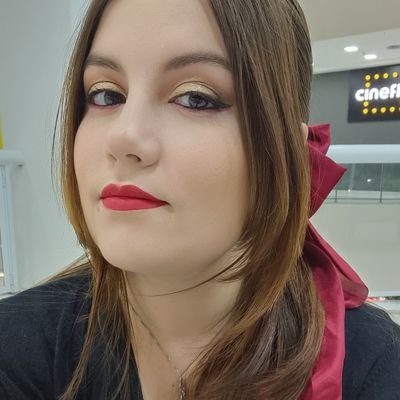 Cientista da Computação, Engenheira de Software, aprendiz de qualidade de imagem.
Nas horas vagas e não vagas venho aqui pra reclamar da vida.