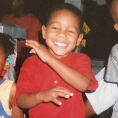 auspazd's profile picture. keep god at the center 🥂