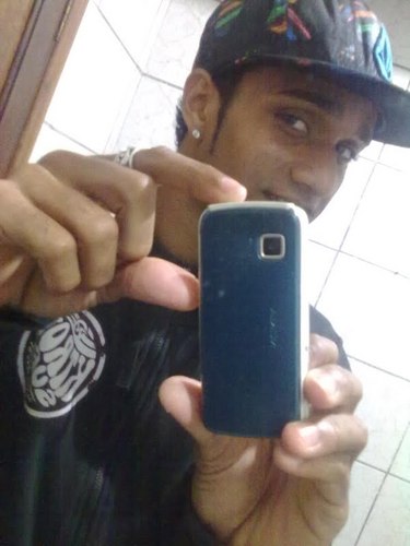 Sou amigo de muitos inimigo de poucos ....' Tudo oque eu faço é com vontade !!!
Gosto muito de me divertir, festa, música e futebol