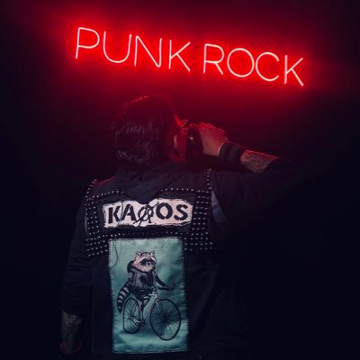 foul_noise's profile picture. Todo es patético... pero mi es normal