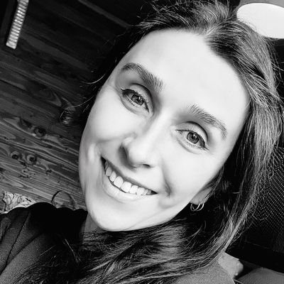 Mamá babosa de mis bebés Marianne y Simón
Ing. Civil Industrial mención Informática🤓
Me encanta ir la gym💪🏻, jugar voley🏐 y ajedrez♟
doglover 🐶y catlover🐱