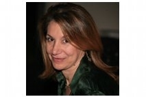 Mother, wife,3 dogs owner, writer, communication manager. Love Style, wine, life. #favolapp