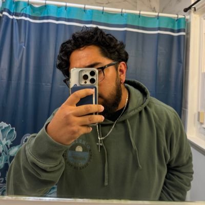 gooseechaser's profile picture. 27 ‘ IG ; Gooseechaser CSULB'20 ♪XO 'till we overdose.  Mes que Un Club