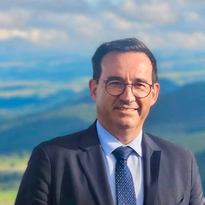 Président du @departement63 / Viticulteur 🍇 #FierdetrePuydomois
