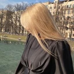 ShoshaezvESKhJ's profile picture. 