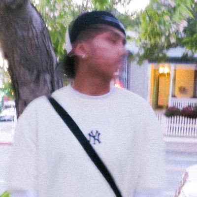 finessuhhudgens's profile picture. never be afraid to disagree