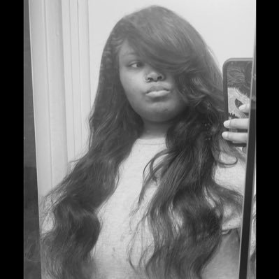 Nyilahhh's profile picture. Connected to everything ; attached to nothing 🥀 | Nail Tech💕 | Cai Amaré💙🧸| 04/27/13 💔🕊️