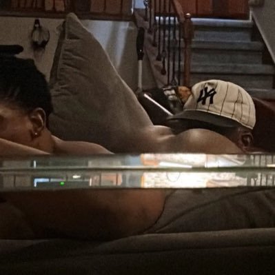 h0thead_bee's profile picture. ♊️, lowkey 🙈, introvert 😶