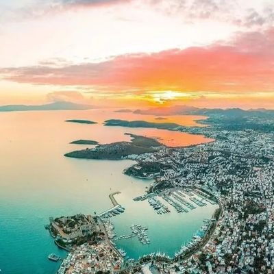 YooIstri13044's profile picture. 